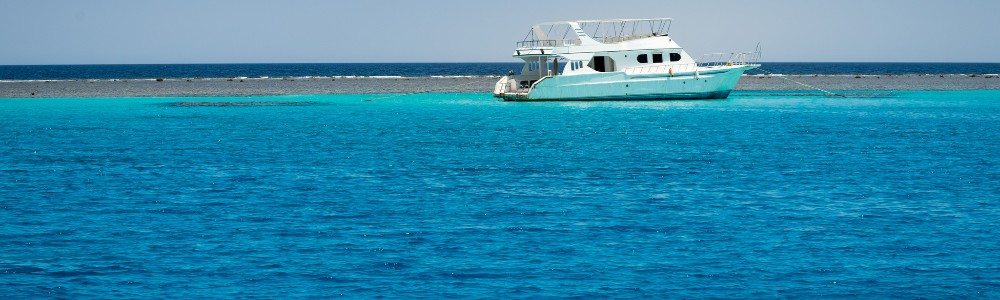 Erlebe die Top Erlebnisse in Hurghada wie eine Bootsfahrt am Roten Meer