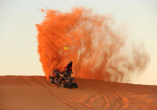 Mache einen Ausflug in die Wüste bei Hurghada und jage über die Dünen mit dem Quad Bike