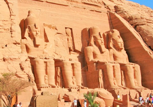 Der Tempel Abu Simbel, eine wichtige Sehenswürdigkeit in Assuan