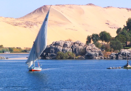 Feluken am Nil bei Assuan in Oberägypten