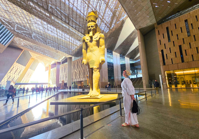 Erstaunlich ist die Große Statue von Ramses dem 2. im The Grand Museum Kairo