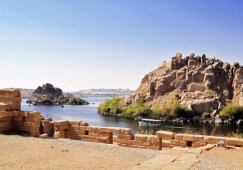 Umgebung am Nil beim Philae Tempel in Ägypten