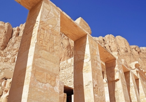 Monumente der Templ im Tal der Könige bei einem Ausflug in Ägypten entdecken